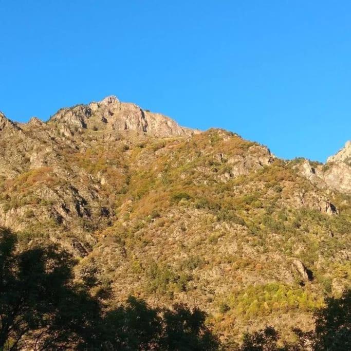 Chambre Ou Gite Dans Une Maison De Montagne - De Suzon A Zelie Entraigues  Exterior photo